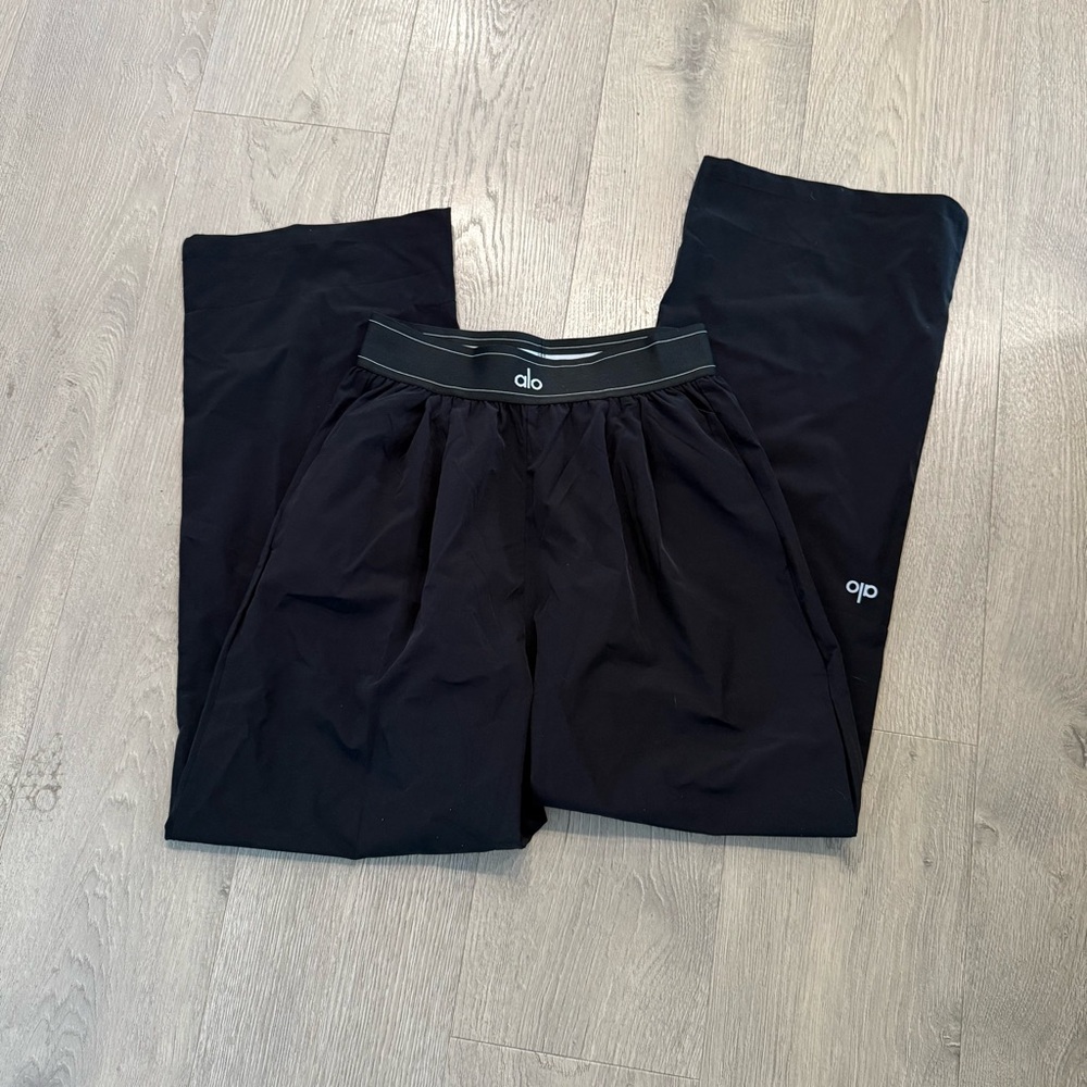 Alo Yoga Suit Up Trouser – High Rise Wide Leg Pant